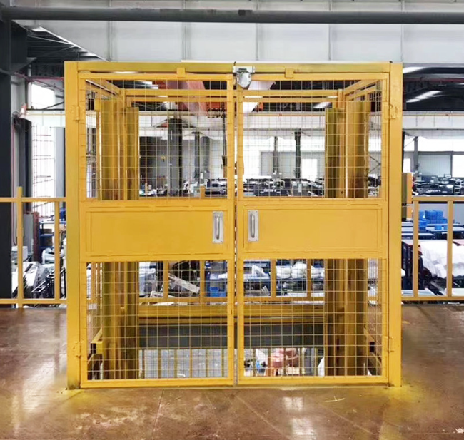 永泰智能导轨式升降机亮相